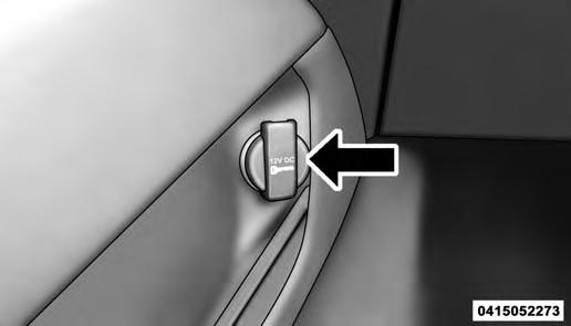 UNDERSTANDING THE FEATURES OF YOUR VEHICLE 161 3 Power Outlet Integrated