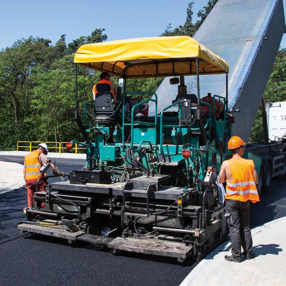 ROAD CONSTRUCTION INDUSTRY The Trakcja Group enjoys abundance of experience in the construction and repair of roads, including express roads and highways.