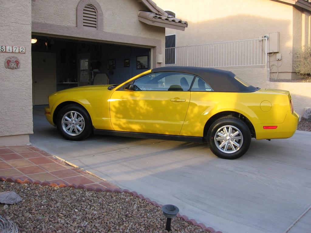 Classifieds 2006 Mustang convertible Deluxe, like new, no custom