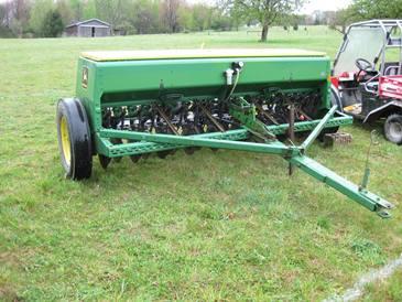 Page: 18 151 WIZARD PUSH MOWER 152 NEW HOLLAND 355 FEED GRINDER 153 JD S82