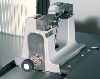 Reliable test results can now be achieved regardless of local conditions. Large-area leveling elements and positioning stops provide a firm base for the pendulum impact tester.
