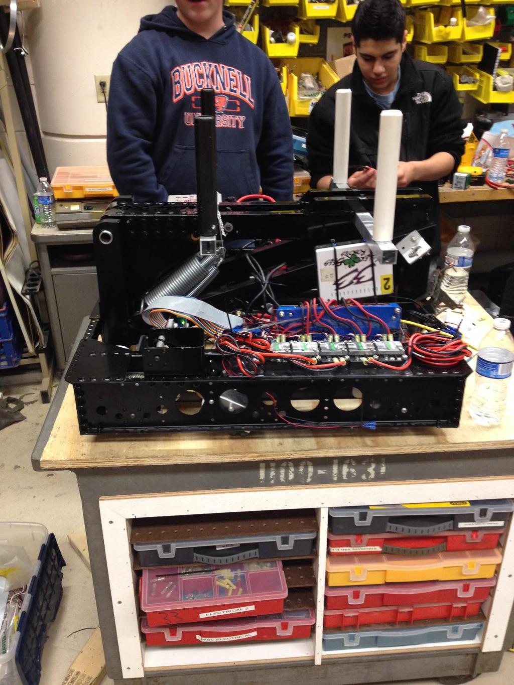 We chose a 4 wheel omnidirectional drive train, inspired by FRC Team 148 (2013) and Build Blitz