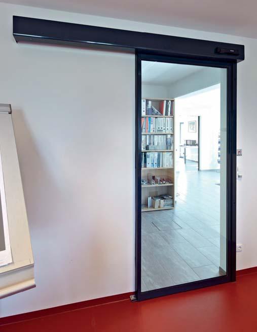 Thanks to the low wear of the high-quality rollers and the self-cleaning roller carriage, the automatic sliding door moves