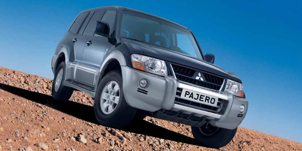 EXTERIOR STYLING Pajero shown with front guard, radiator grille, fog lamps and alloy wheels.