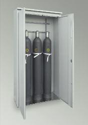 19 Gas safety complete with fittings: 2 x vertical C-rails on rear wall 2 x horizontal C-rails for attaching gas fittings, height-adjustable 1 x cylinder holder (clamping strap) for 50 litre cylinder