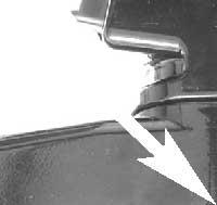 a b 3273 a - Lock cap b - Locking mechanism Starter rope Pulling