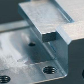 inlam/lam Features of inlam a width between brake and claming faces and linear guide rails Examle: laming in the middle area of a linear guide rail Flat face/ assembly