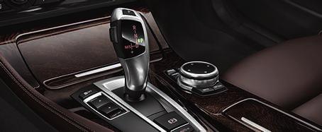 Additionally, a gear lever allows manual shifts (standard for i, d, d and all xdrive models).