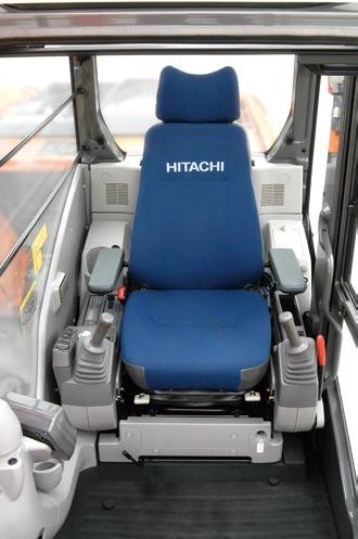 mple legroom, short stroke levers and a large seat ensure optimum working conditions for the operator during long hours.
