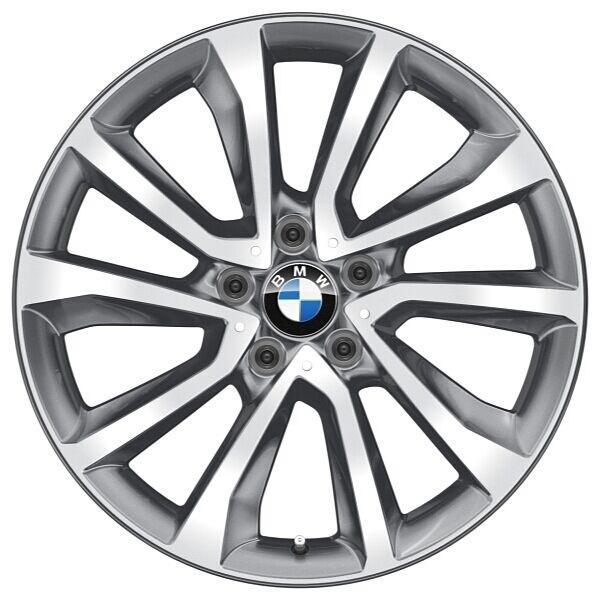 order x x x 21" M Double-spoke wheels - style 599M with performance run-flat tires Front: 21x10.0, 285/35 R21 Rear: 21x11.