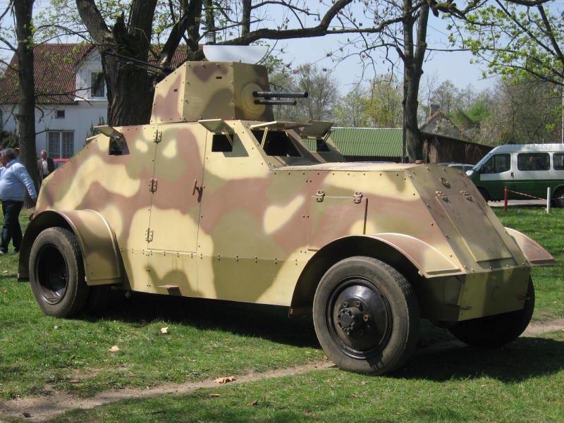 http://dobroni.pl/rekonstrukcje,samochod-pancerny-wz-29-juz-jezdzi,1745 Armored Car wz.