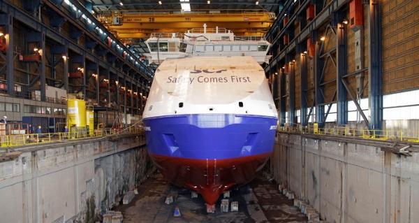 5m ice @ 3 knots Built by: Arctech Helsinki Shipyard Class: Lloyd s Register / RMRS +100A1, Icebreaker, Offshore