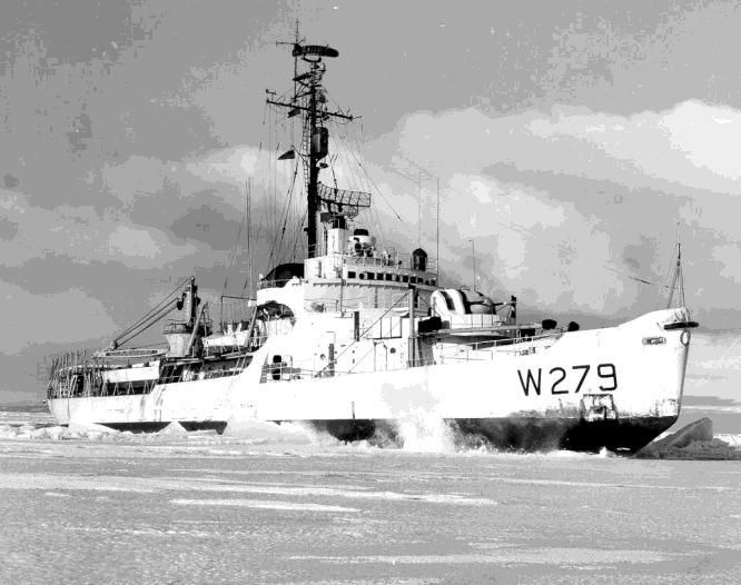 icebreakers built remain 1885 Cutter BEAR explores Alaskan waters for 40 years 1936-1941 USCG initiated intensive study of heavy icebreaker design 1946 Operation High Jump