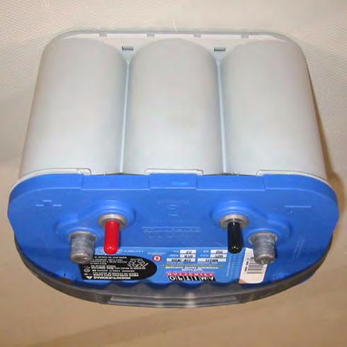 Maintenance Section 6 Capacities Exide marine heavy-duty 12-volt batteries are normally selected for your boat.