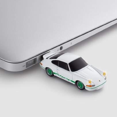 In white/viper green. WAP 050 710 0G [ 4 ] Notebook RS 2.7. 100 white sheets with subtle Porsche 911 Carrera RS 2.