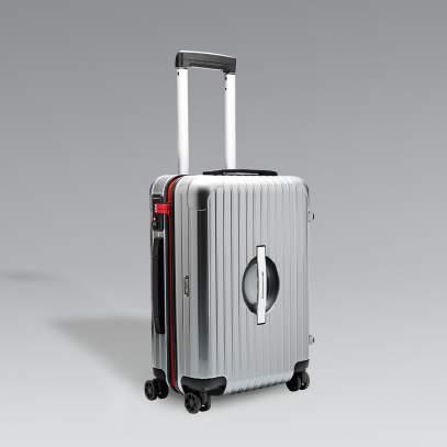 MARTINI RACING Collection [ 4 ] PTS Ultralight luggage M MARTINI RACING. Robust, ultra-light RIMOWA suitcase with four multi-wheel rollers and recessed TSA-approved lock.