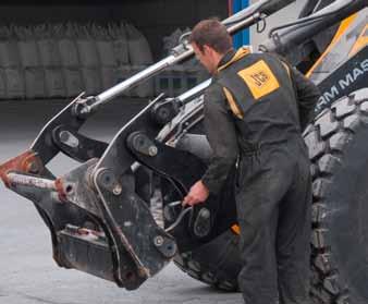 JCB Universal Agricultural Oil can also be used in power steering and power takeoffs where an engine oil is specified.