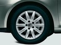 Toronto design 6 1 2J x 16 light alloy wheels with 205/55 R16 tyres add to the exterior styling of the SE.