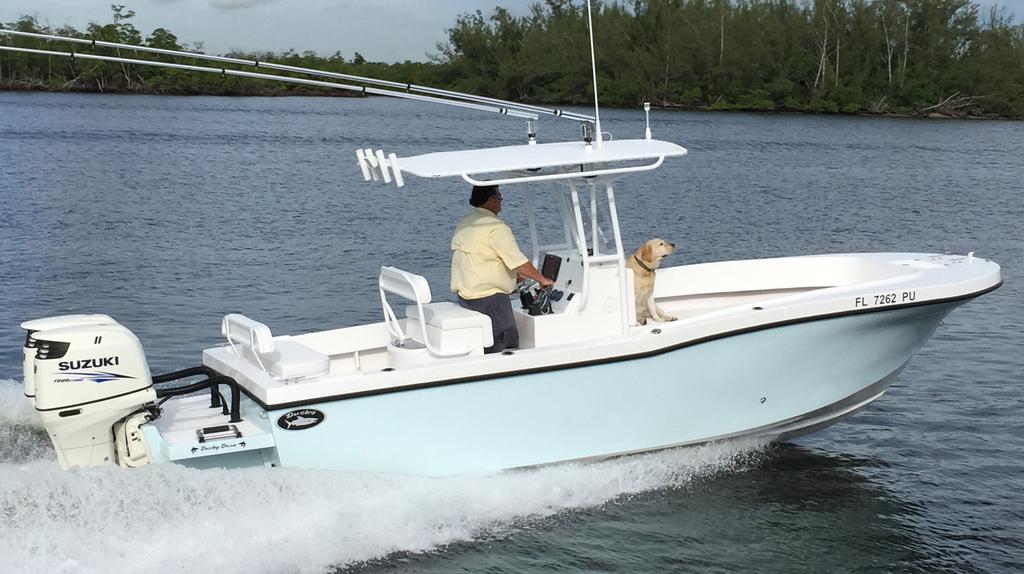 DUSKY 278 OPEN FISHERMAN The Dusky 278 is a rugged center console; the ultimate offshore fishing