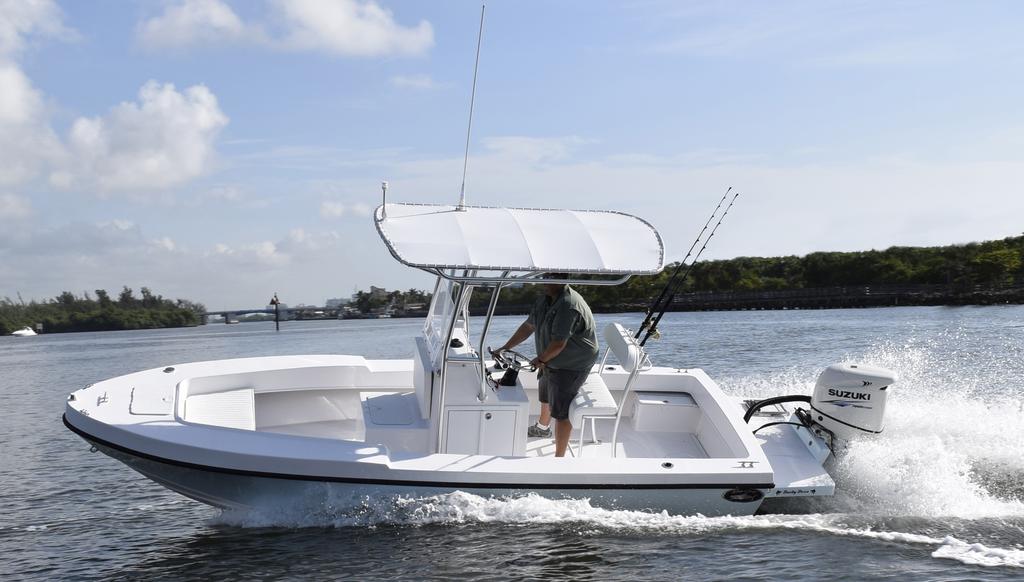 DUSKY 217 OPEN FISHERMAN This solid fishing boat shows off its good looks from any