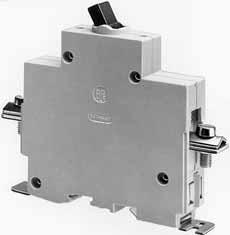 Isolation Switches 9/9/93-... Description Single, two and three pole isolators to EN 6097 / IEC 6097 with toggle actuation. Designed for rail, panel or surface mounting.