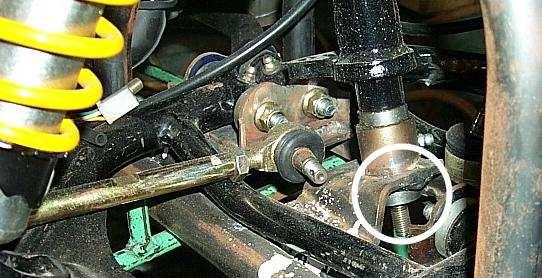 Inspect the steering shaft for damage or cracks. Installation of steering shaft Apply grease to the holder. Install the holder and oil seal tighten with the nuts. Torque : 33 N.m(24 lbs-ft) 8.