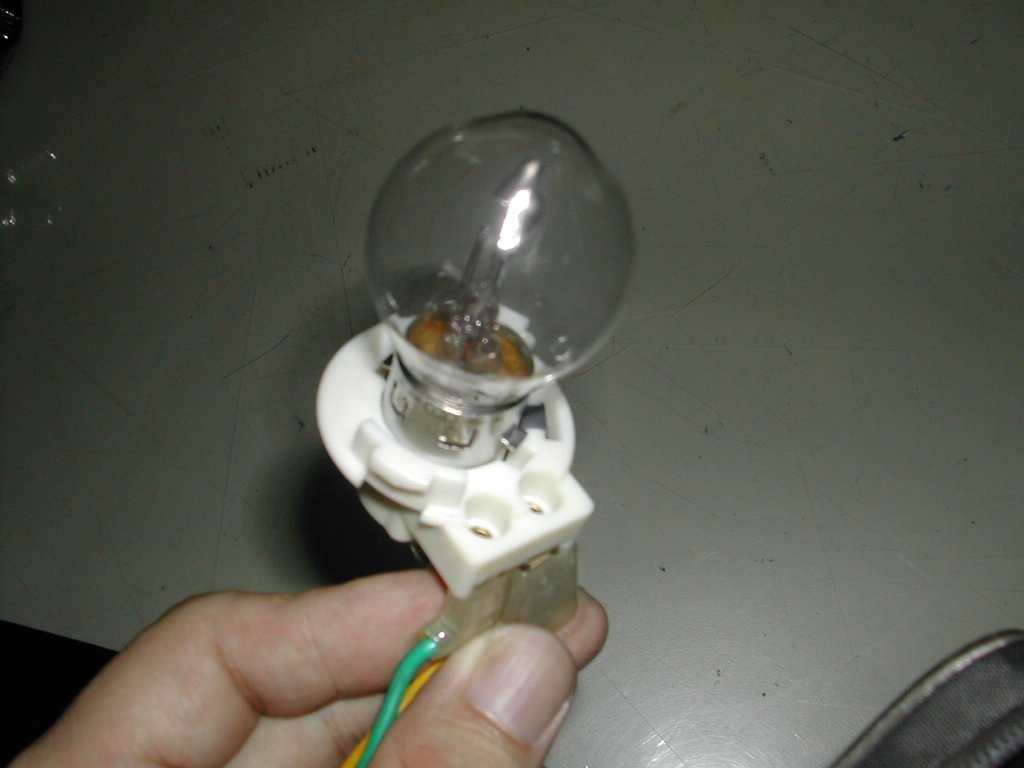 Change a new bulb and reinstall.