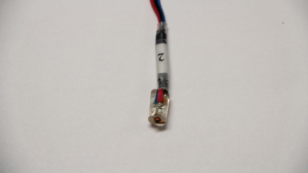 Sensor PPG102C1 Transducer: voltage divider (R = 300 Ω) Wires: red power (5 V), black ground, blue output voltage Response: linear