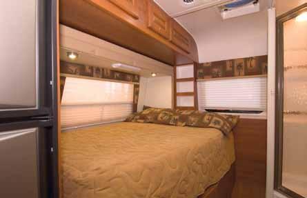 Cherry) 232XL FS View from front of coach (Decor: