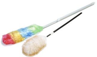 Wool Dusters Telescopic handles for hard-to-reach areas 45733 is made of premium lambs wool and picks up fine dust 363156 is electrostatically charged features a bendable handle 363156 head can be