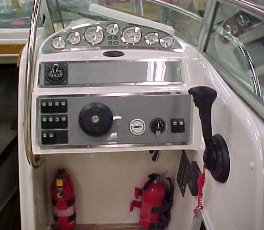 Uttern D68 dti model year 2005 Cabin and steering panel Bild saknas!