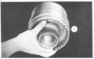 NOTE : The low brake drum bushing is not serviced separately. FIGURE 117 FIGURE 116 34.