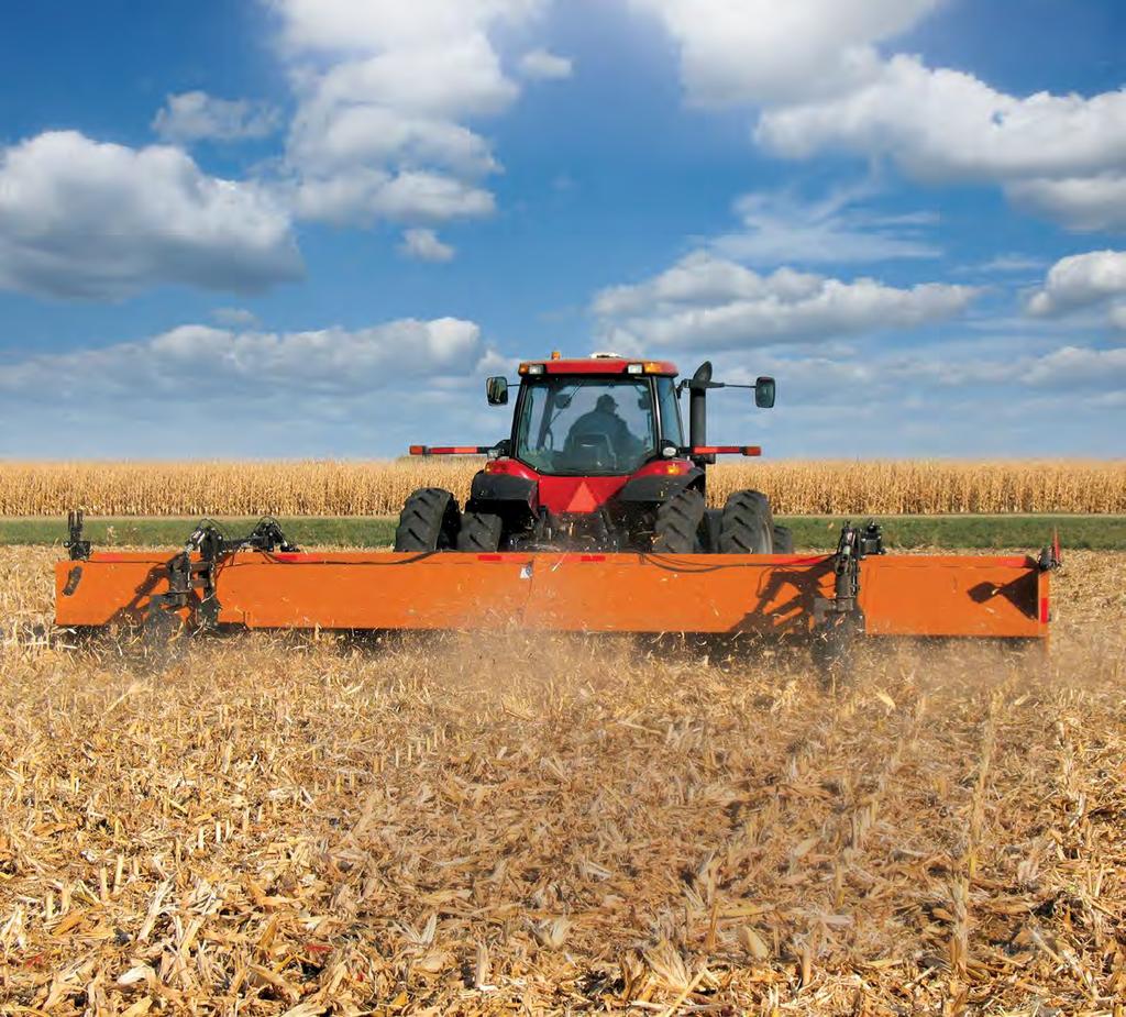 S30CD Six models in six widths: 15' / 6 row, 20' / 8 row, 22' / 8 row, 25' / 10 row, 27' / 10 row, and 30' / 12 row (30 - inch rows) Designed to shred corn, cotton and milo stalks, as well as potato