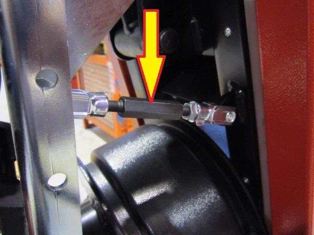4 Motor belt tension The tension of the motor belt can be adjusted by rotating the