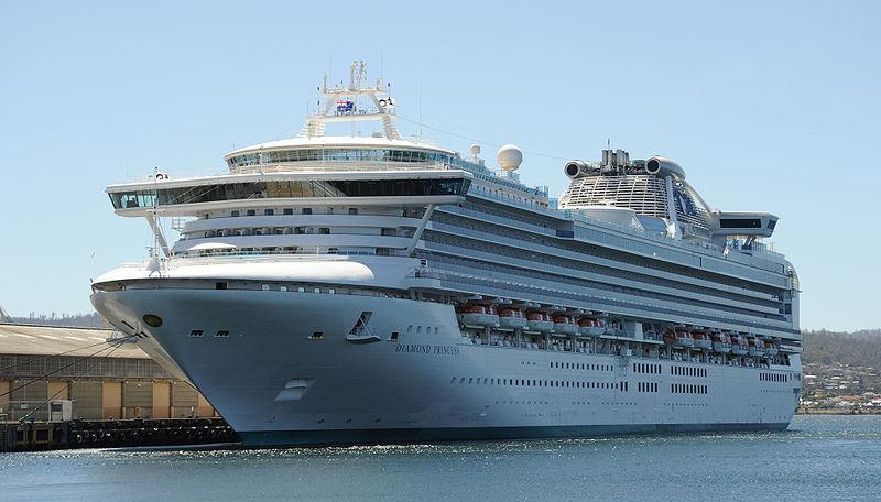 Cruise Passenger Ship Photo from <http://ja.wikipedia.