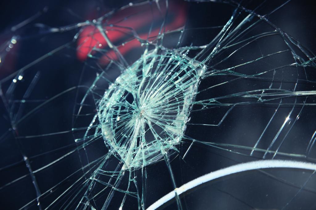 GLASS BREAKAGE To report a glass breakage, please call our 24h Service Hotline. Repairs to broken glass, including replacement of windshields, are performed exclusively by our partner CARGLASS.