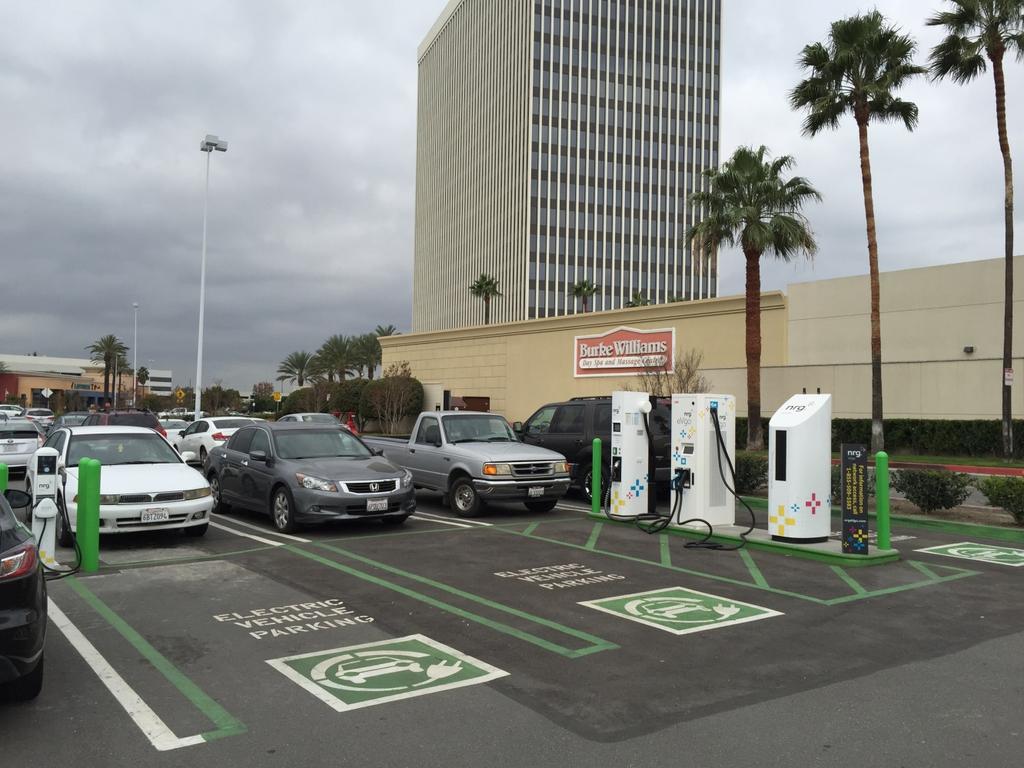 NRG evgo: More than 200 Freedom Stations in California Image: EVgo Outlets at Orange, CA! August 6, 2015 Slide 11! 200 Freedom Stations! Close to highway! Near Retail points of interest! 2 x 50kW DC!