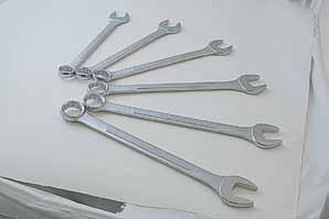 6 Piece Combination Metric Wrench Set > Raised panel design > Made from CR-V alloy steel 9606M 925 25mm 929 29mm 926 26mm 930 30mm 927 27mm 932 32mm 7 Piece Jumbo Metric Wrench Set > Made from CR-V