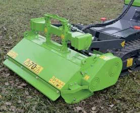 Shrub shredder It is ideal to cut pruning residues, tree stumps and small bushes, as well as to clean embankments