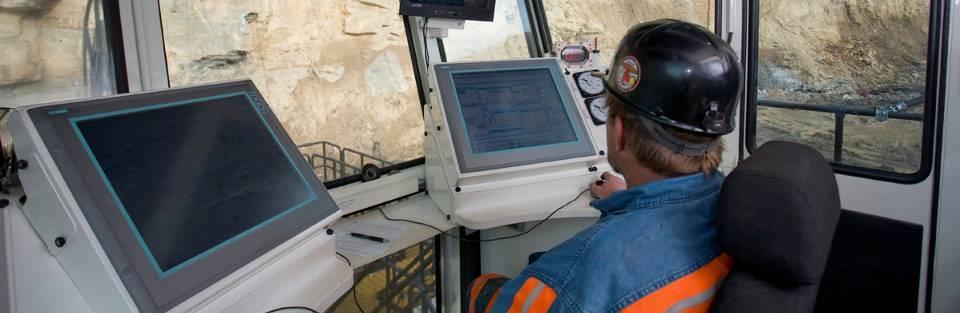 Operator controls Operated from the cabin Fully graphical touch screen interface with PLC
