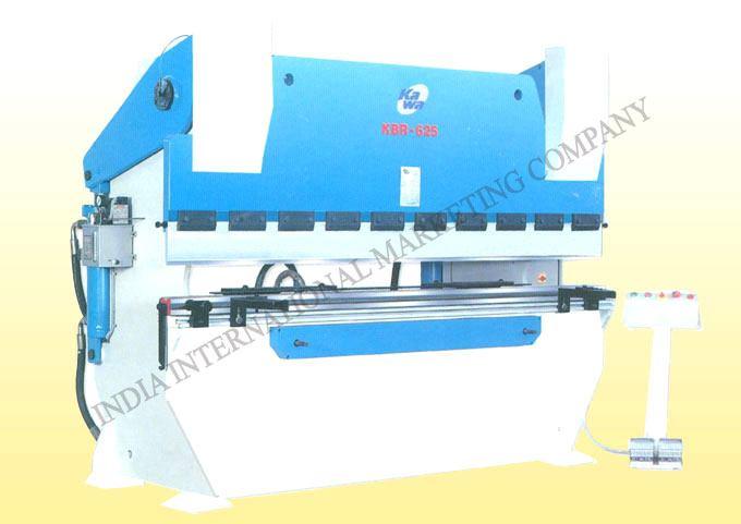 SHEARING & PRESS AKE - KAWA HYDRAULIC PRESS AKE Frame : The frame is of heavy duty design and hot rolled welded steer plate construction.