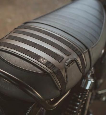 Due to its base the tank bag can be easily removed in seconds.