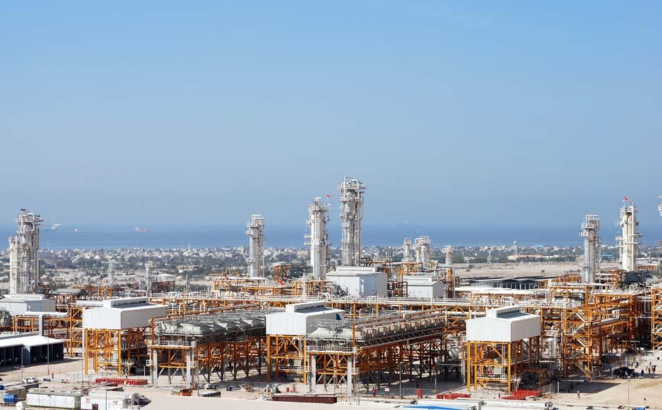 The onshore refinery of this project that is being designed and constructed by OIEC and IDRO is on the basis of supplying treated lean gas to domestic network and ethane gas to nearby petrochemical