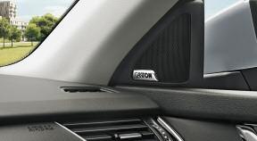 The ŠKODA Octavia S INFOTAINMENT CAPACITIVE TOUCH SCREENS SOUND SYSTEMS SMARTGATE WIRELESS CHARGING BLUETOOTH + SMARTLINK The all-new infotainment systems on the Octavia mean that the car stereo,