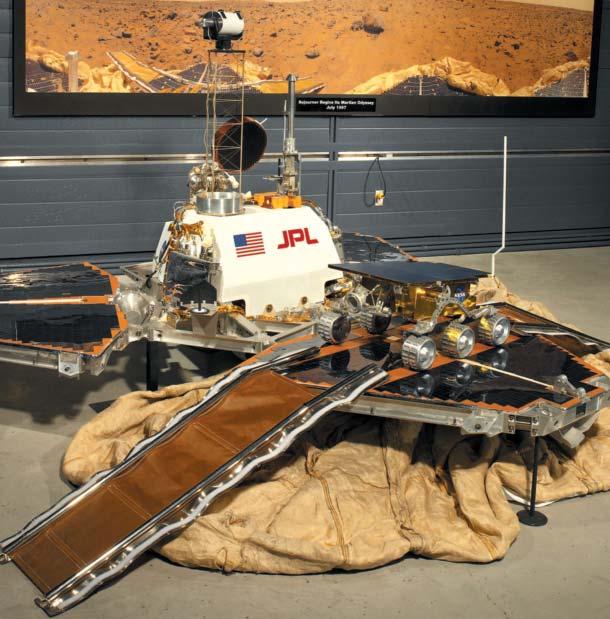 PHOTO Y N PNLN, NTIONL IR N SP MUSUM, SMITHSONIN INSTITUTION (SI 2005-1520) Our Pathfinder is an engineering model of a craft that landed on Mars. How many blue tiled panels does it have?