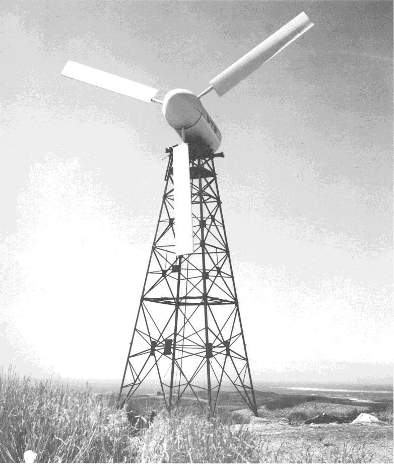 Cuttyhunk Wind/Diesel System 4 Cuttyhunk Island (MA) had one of the world s first wind/diesel systems (mid 1970s) Based on Danish Gedser
