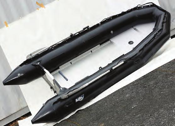 SG-12 SG-10 SG-156 SPORT UTILITY SERIES FRB SGX SG SU ARD SG-10SV 17 SG-10 Achilles SG boats offer a roomy, square bow configuration which provides room for extra gear, and an aluminum and fiberglass