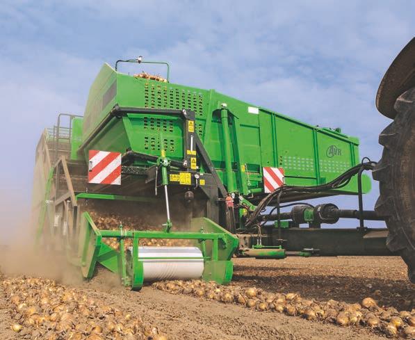 5 Braked axle (+/- 24 ) with auto reset Hydraulic land levelling Automatic row following (drawbar control) Swinging digging unit 4 pulled, spring loaded discs 2 pulled plastic diabolos 2 large haulm
