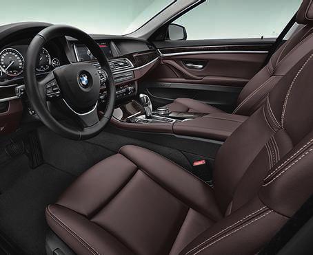 Combination examples Colours Equipment Technical data BMW Service THE NEW BMW SERIES LUXURY TOURING.