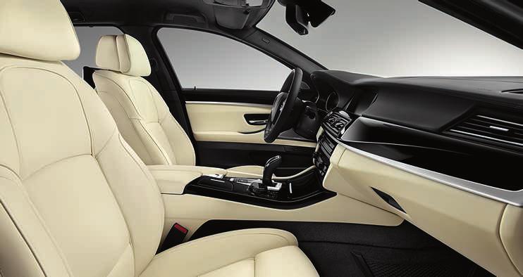 The BMW Individual Light Sen wood, High-gloss interior trim rounds off the interior in compelling fashion.